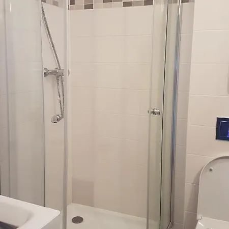 Cozy In Great Location Just 5 Stops From City Centre Praha